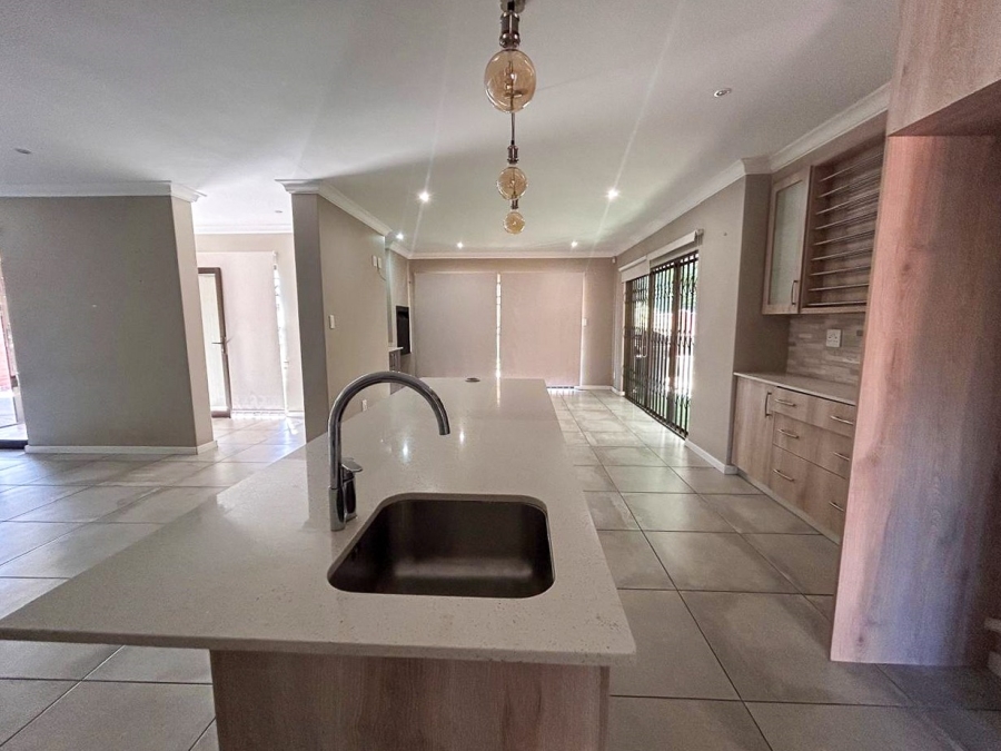 3 Bedroom Property for Sale in Van Der Hoff Park North West